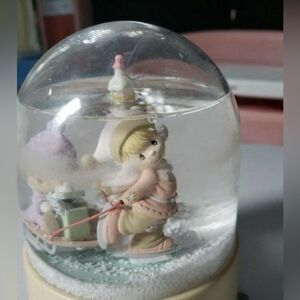 Precious Moments "Sharing The Season Together"